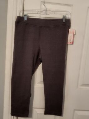 NWT Motherhood Maternity Gray Capri Leggings